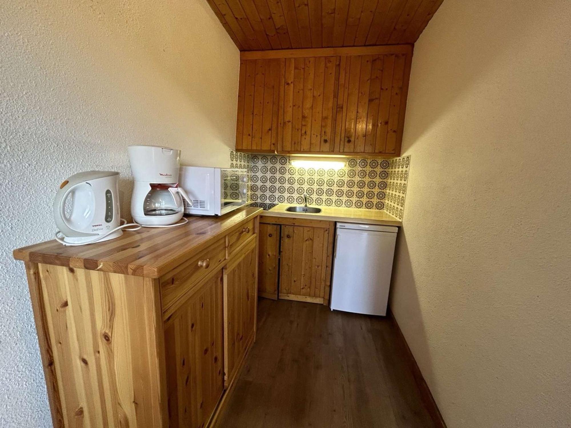 Studio 2/4 Pers, Acces Pistes Et Piscine, Proche Commerces, Meribel - Fr-1-180-297 Exteriör bild